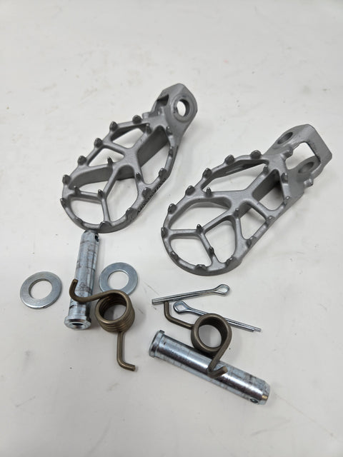2024-2025 SX/TC/MC 50 Footpegs (DIS 3386)
