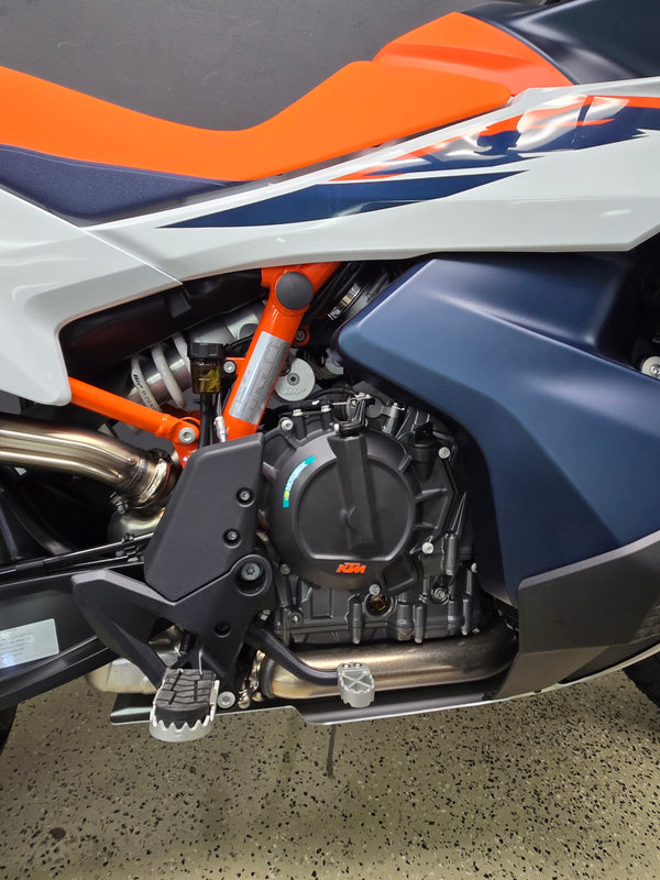 2025 KTM 890 ADVENTURE R