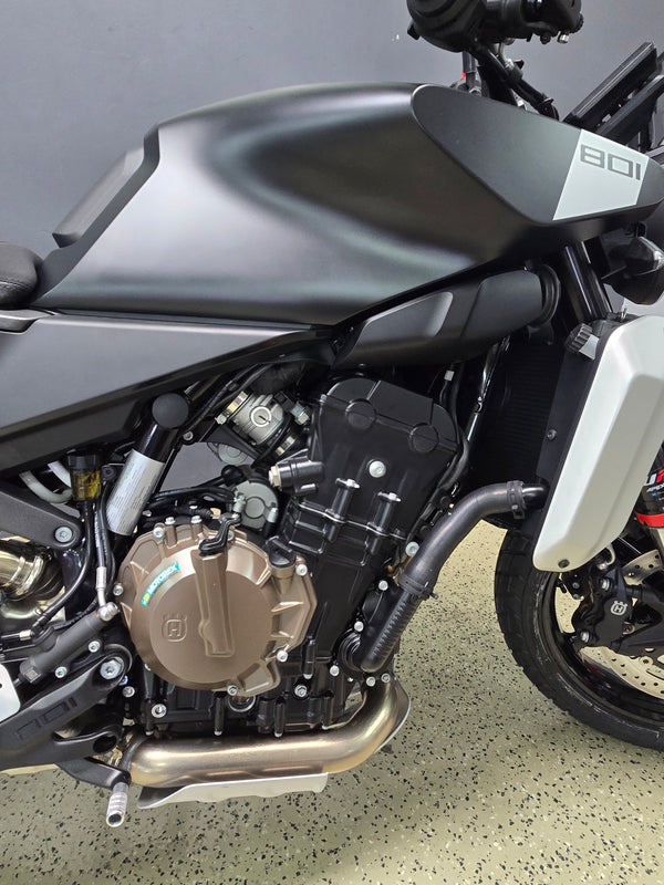 2025 HUSQVARNA SVARTPILEN 801