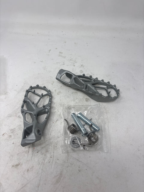 2025 250 SX-F - Foot Pegs Kit - Includes Springs, pin, washers, clips (DIS 7602)